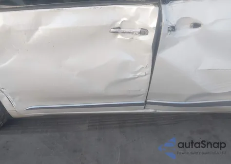 2015 Toyota Sienna Xle Premium 8 Passenger z USA, uszkodzony, nr VIN 5TDYK3DC1FS667913